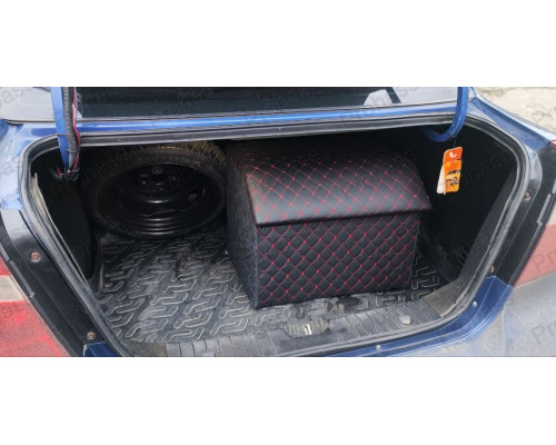 Автомобільний органайзер 50*35*35 посилений зі скошеною кришкою і перегородкою стрічка червона