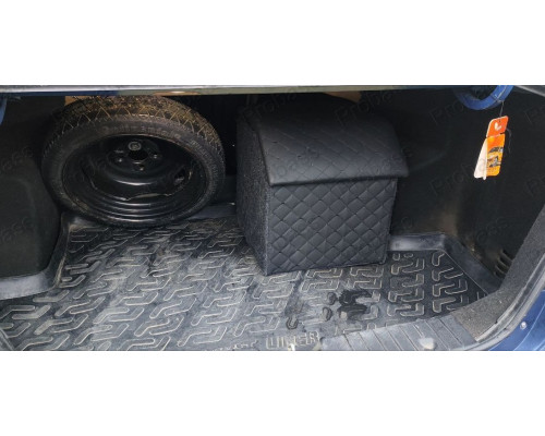 Автомобільний органайзер 35*35*35 посилений зі скошеною кришкою і перегородкою стрічка чорна