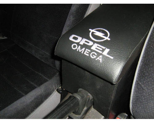 Автомобільний підлокітник Opel Omega A ( Опель Омега А ) з вишивкою чорний