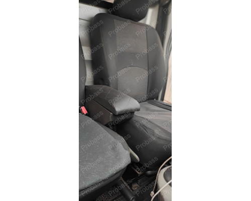 Автомобільний підлокітник Nissan Primastar ( Ніссан Прімастар ) 1+2 ромб чорний